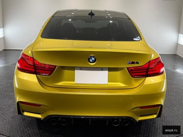 BMW M4 6