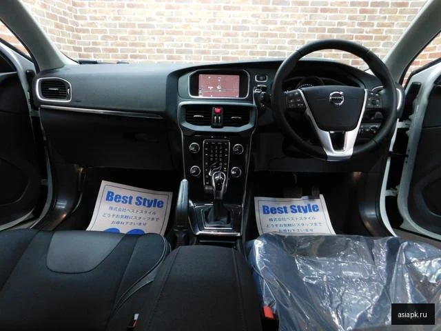 Volvo V40 6