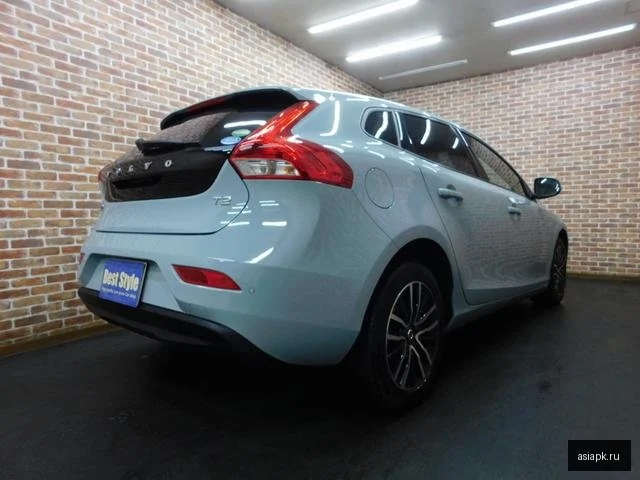 Volvo V40 5