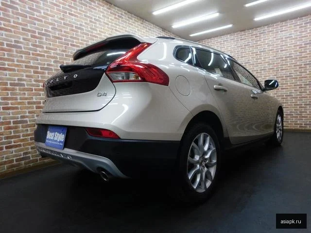 Volvo V40 5