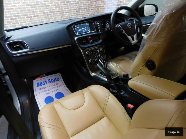 Volvo V40 6