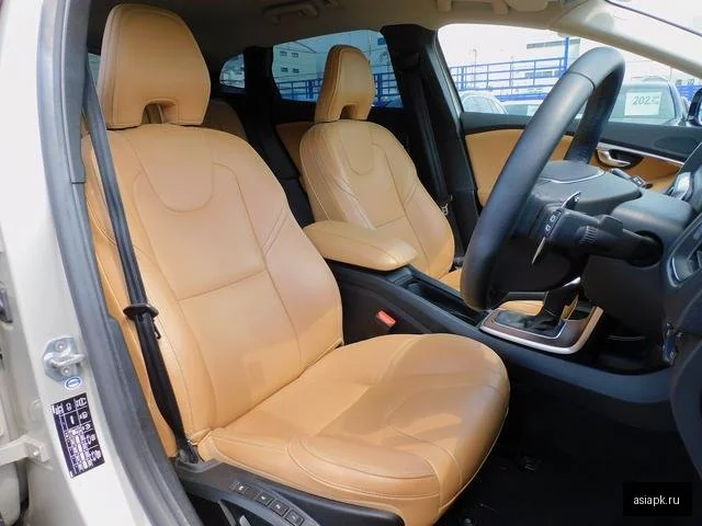 Volvo V40 5