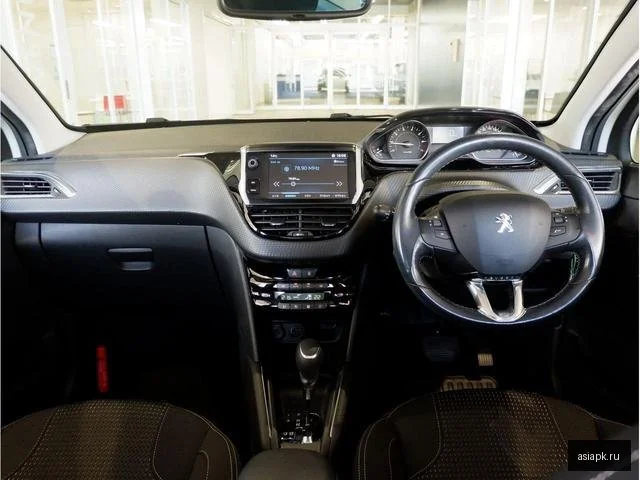 Peugeot 208 5
