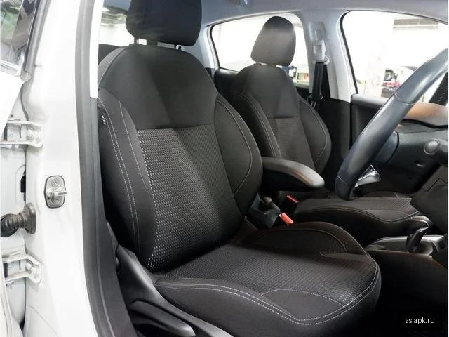 Peugeot 208 6
